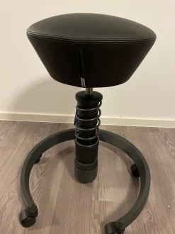 Aeris Swopper Standard mit Rollen Kunstleder schwarz Best
